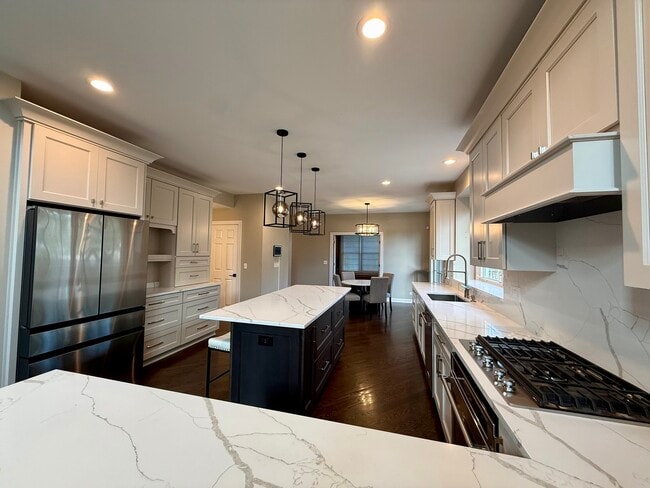 Building Photo - 354 Baltimore Dr