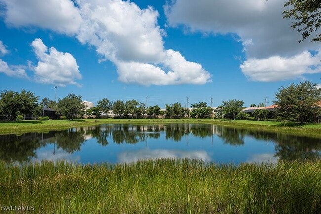 Building Photo - 6101 Dogleg Dr