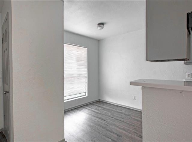 Building Photo - 916 Isbell Rd