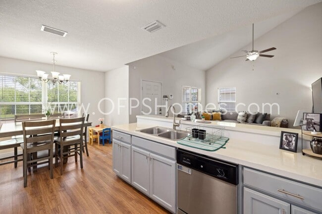 Building Photo - 5176 Carmell Ridge Cir
