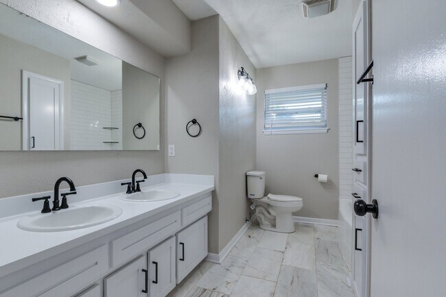 Building Photo - 4305 NW 59th St
