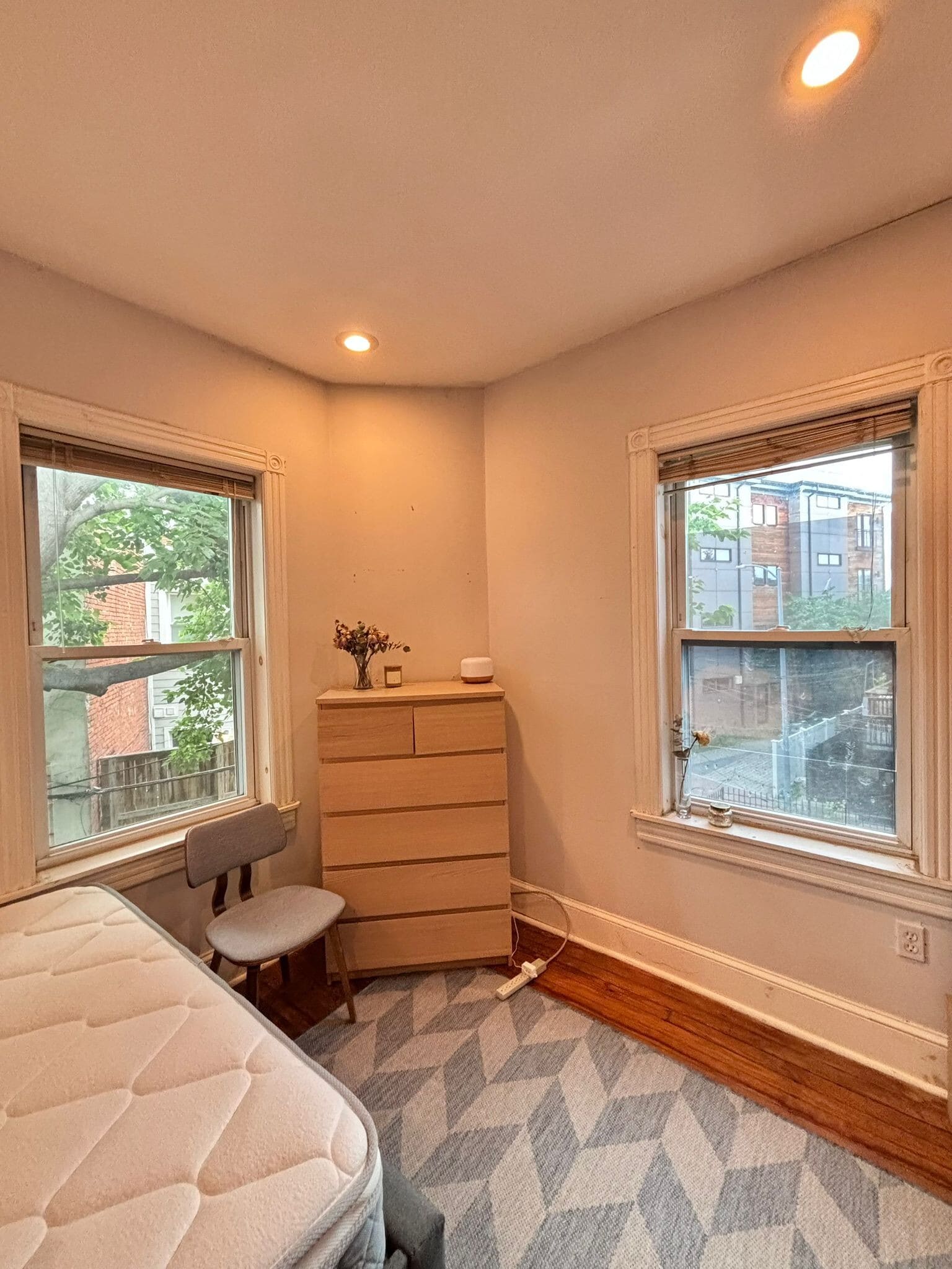 Available bedroom - 27 Q St NW
