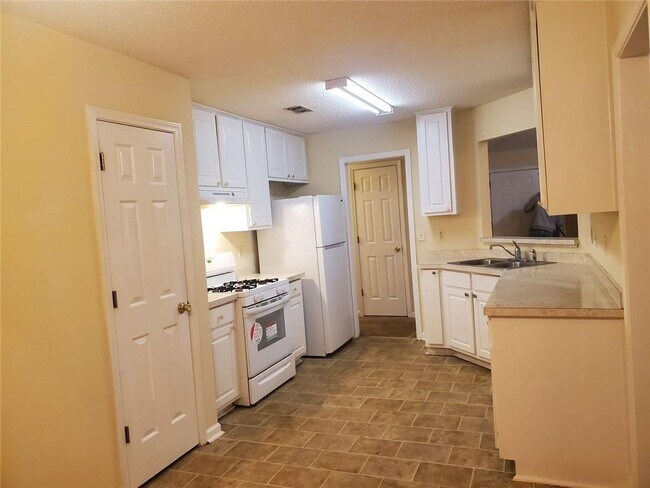 Building Photo - 6710 Gina Agha Cir