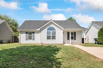 Building Photo - 5044 Boyd Dr