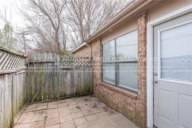 Building Photo - 1684 N Dawn Dr