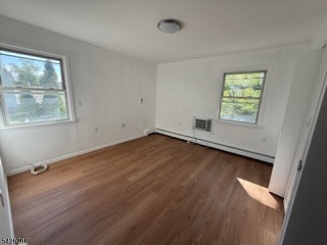 Building Photo - 95 Westview Ave