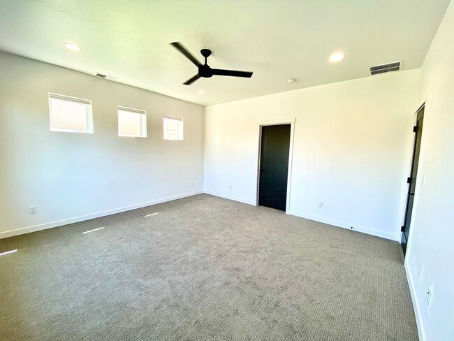 Building Photo - 1258 E Echelon Rdg Ln