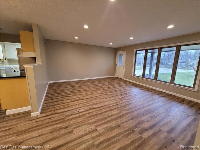 Building Photo - 2534 Depew Dr