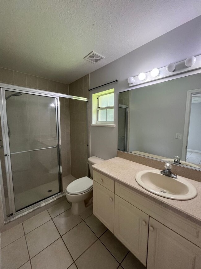 Building Photo - 133 Plainview Dr