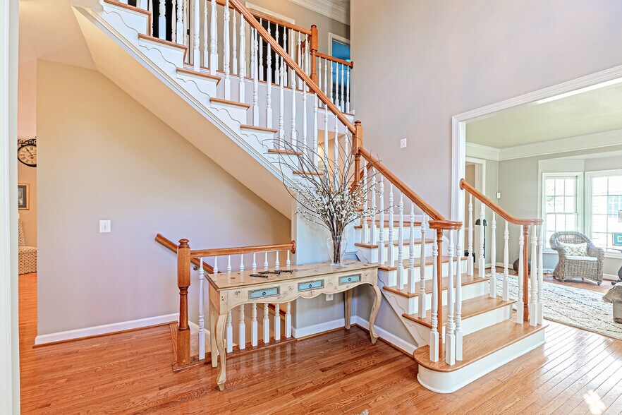 Building Photo - 47333 Middle Bluff Pl