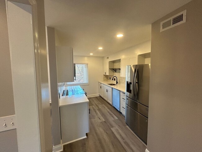 Building Photo - This fully renovated & updated 3 Bedroom a...