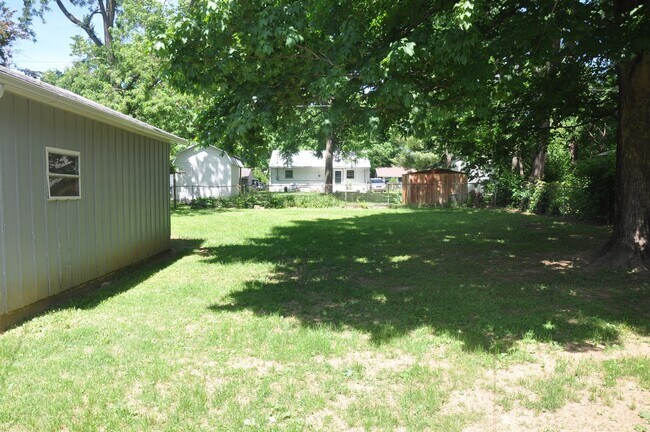 Building Photo - Now Pre-Leasing for Fall Semester 2026