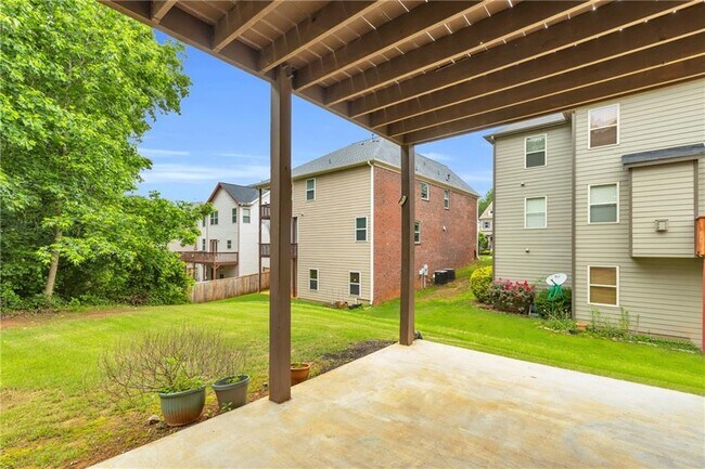 Building Photo - 3295 Carrick Rd