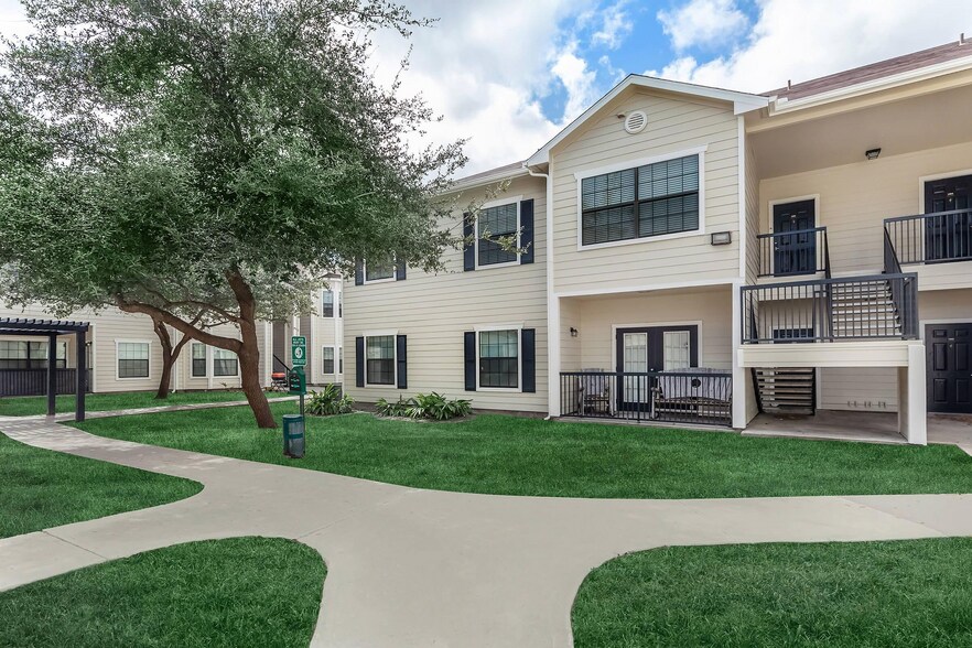 Building Photo - 6533 Patti Dr