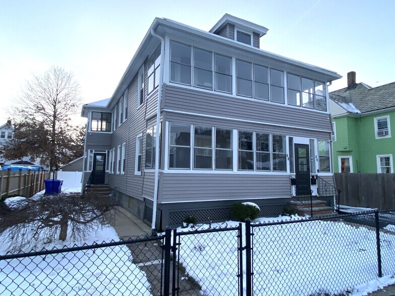 Building Photo - 46 Mooreland St