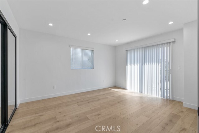Building Photo - 11140 Woodley Ave