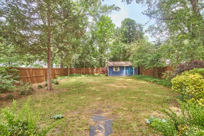 Building Photo - 2020 Pershing St