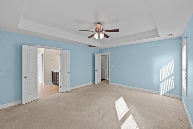 Building Photo - ***Beautiful Knightdale 4/2.5 W/ Private Pool***