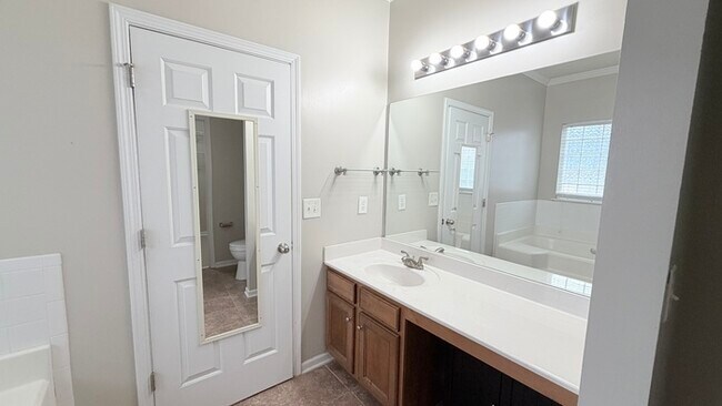 Building Photo - 765 Rockbass Rd