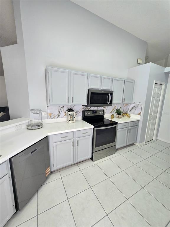 Building Photo - 28739 Raleigh Pl
