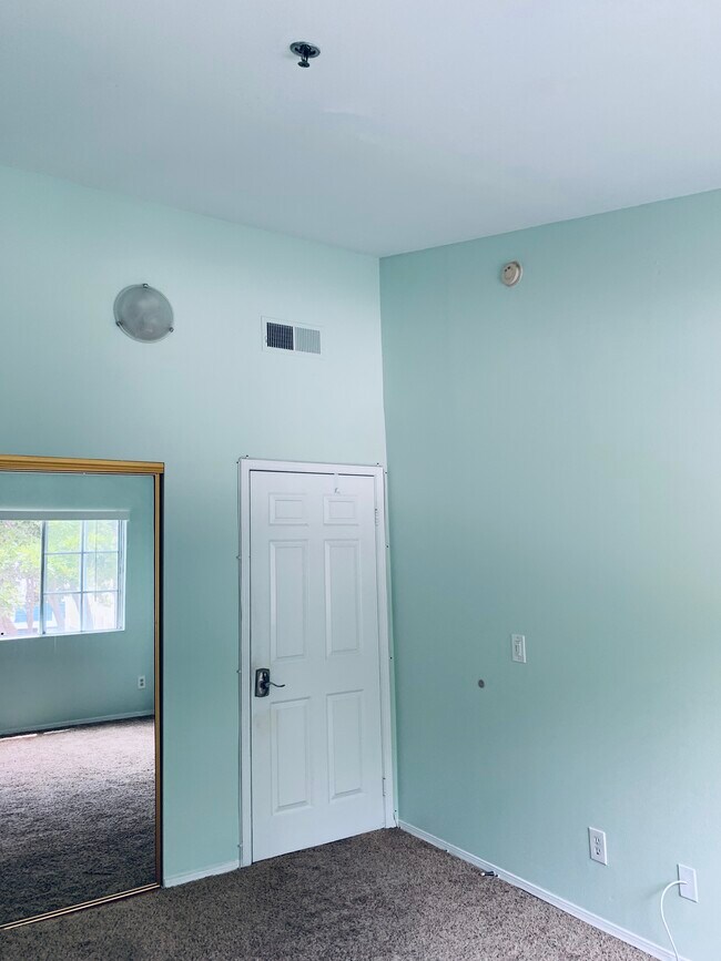 Building Photo - 4315 W 145th St