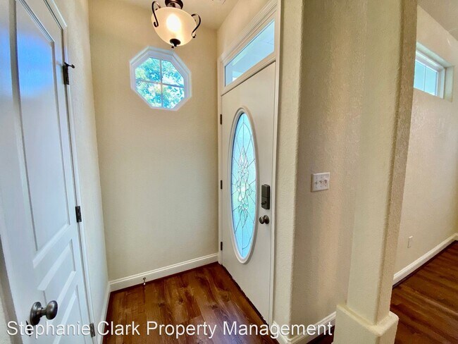 Building Photo - 4 br, 3.5 bath House - 5452 Carbon Court