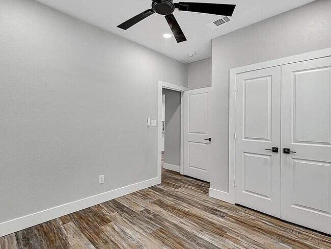 Building Photo - 90 Live Oak St