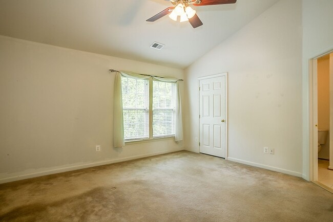 Building Photo - 616 Rainier Rd