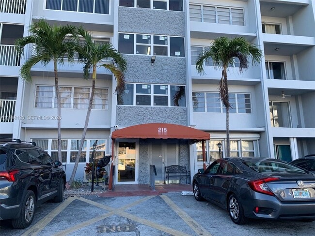 Building Photo - 215 SE 3rd Ave