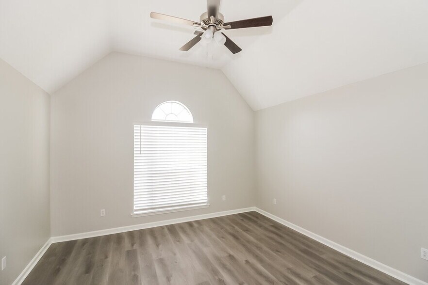 Building Photo - 80 Winding Creek Dr
