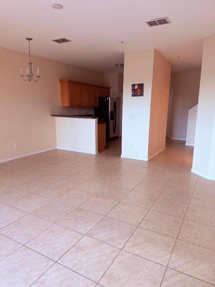 Building Photo - 779 Pipers Cay Dr