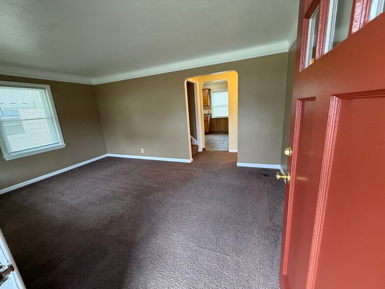Building Photo - 14805 Reddington Ave
