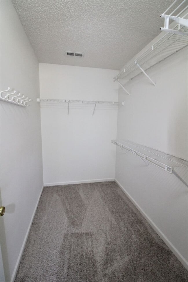 Building Photo - Charming 3-Bedroom Ranch Home in the Meriw...