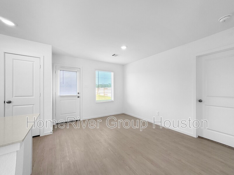 Building Photo - 16469 Blossom Grv Dr