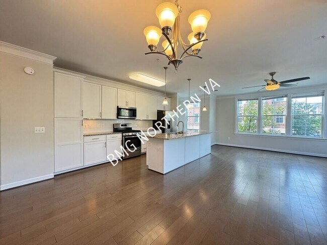 Building Photo - 13740 Endeavour Dr