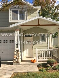 Building Photo - For a limited time, this property offers n...