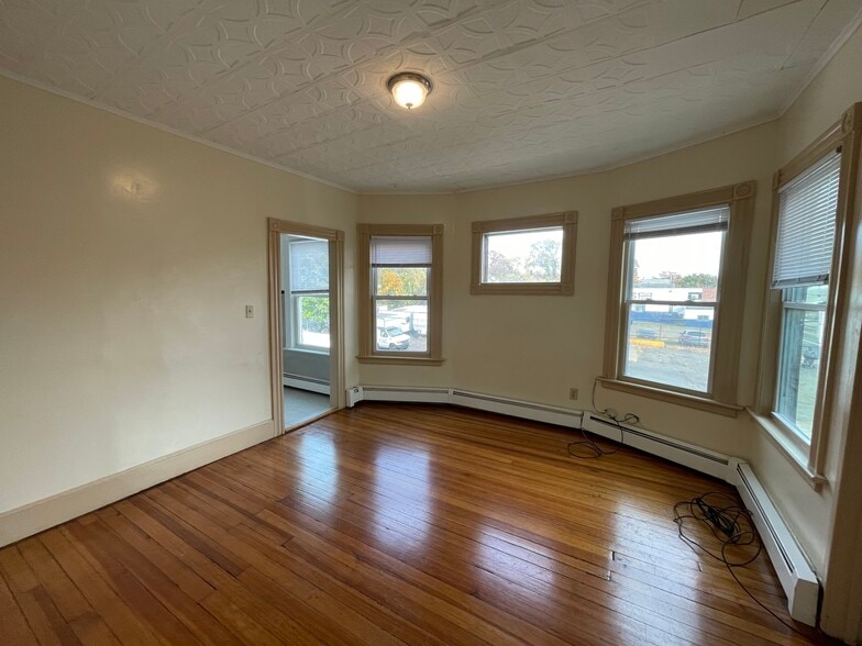 Building Photo - 515 Columbus Ave