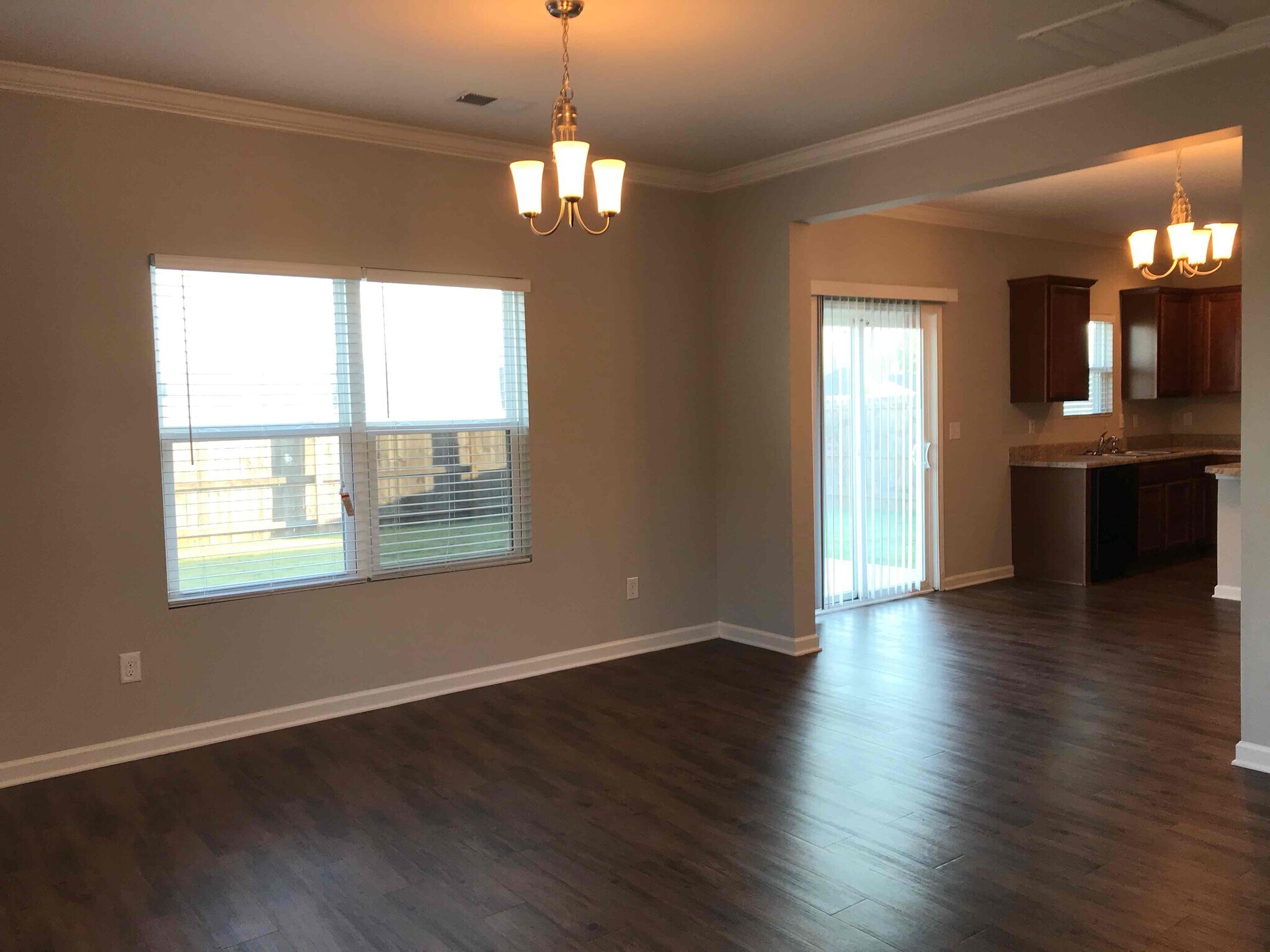 Building Photo - 5069 Bella Ct