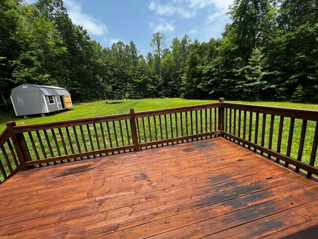 Building Photo - 3-Bedroom in Country Setting Close to Farmville!