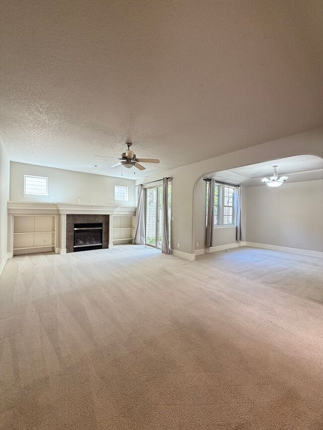 Building Photo - 17204 SW 136th Ave