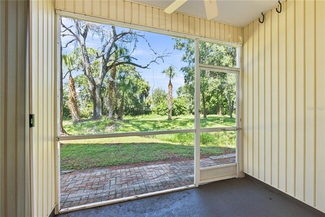 Building Photo - 13710 Forest Lake Dr