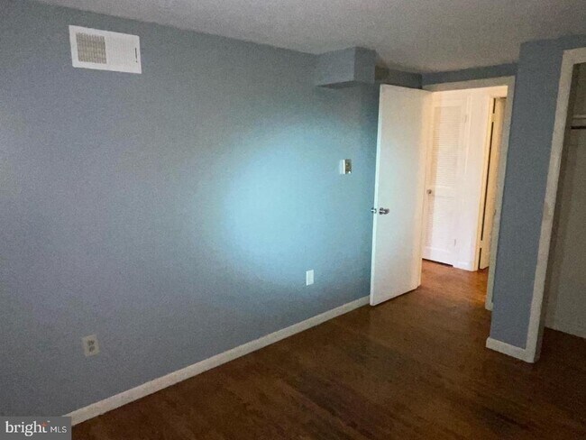 Building Photo - 1499 VALLEY