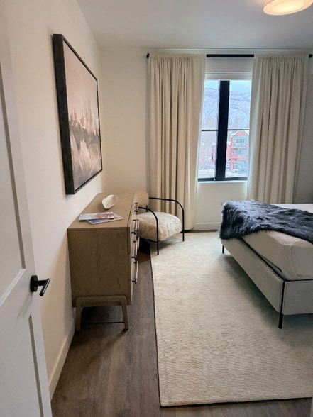 Building Photo - 140 Basalt Center Cir