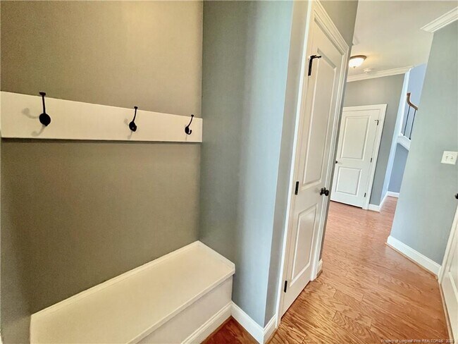 Building Photo - 4033 Hunting Path Dr