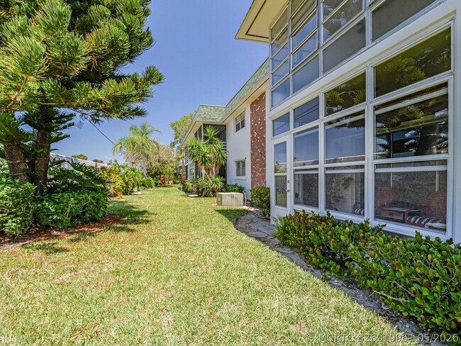 Building Photo - 2800 Indian River Blvd