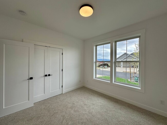 Building Photo - 2075 Bowfin Way