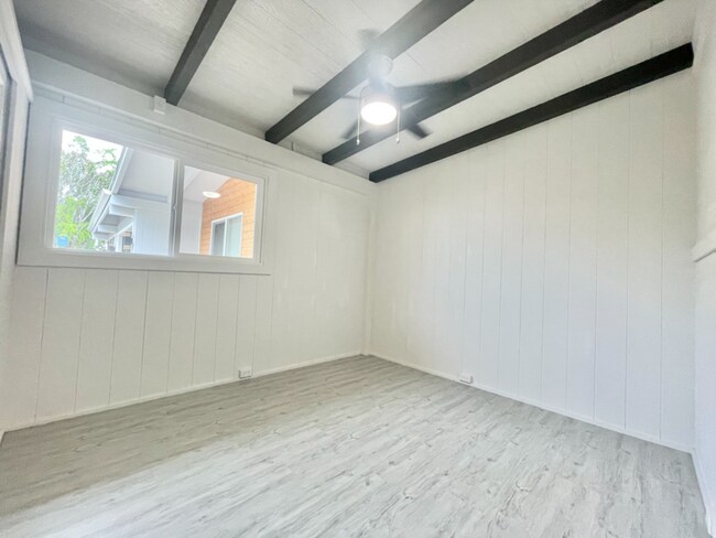 Building Photo - 1508 Keolu Dr