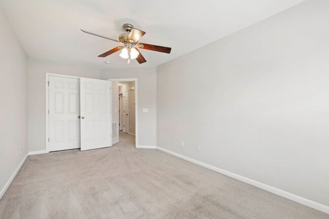 Building Photo - Gorgeous 3BR Townhome with Fresh Updates i...
