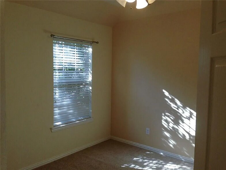 Building Photo - 3505 Jackson Dr