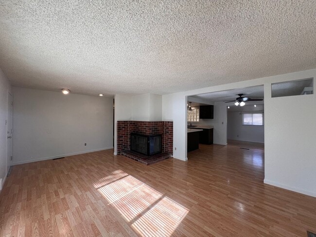 Building Photo - 3 bedroom 2 bath South Reno Home